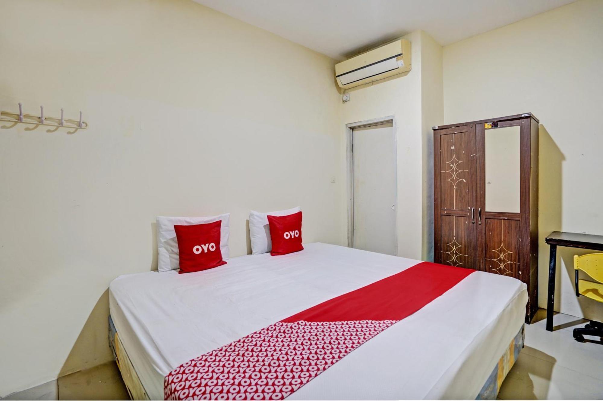 Hotel Oyo 93112 Garden 3 Merlion Surabaya